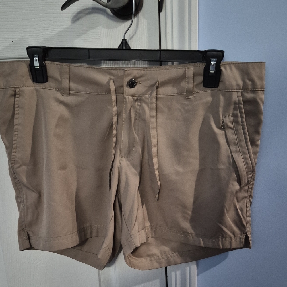 Magellan Outdoors Women's Cargo Shorts - Tan
